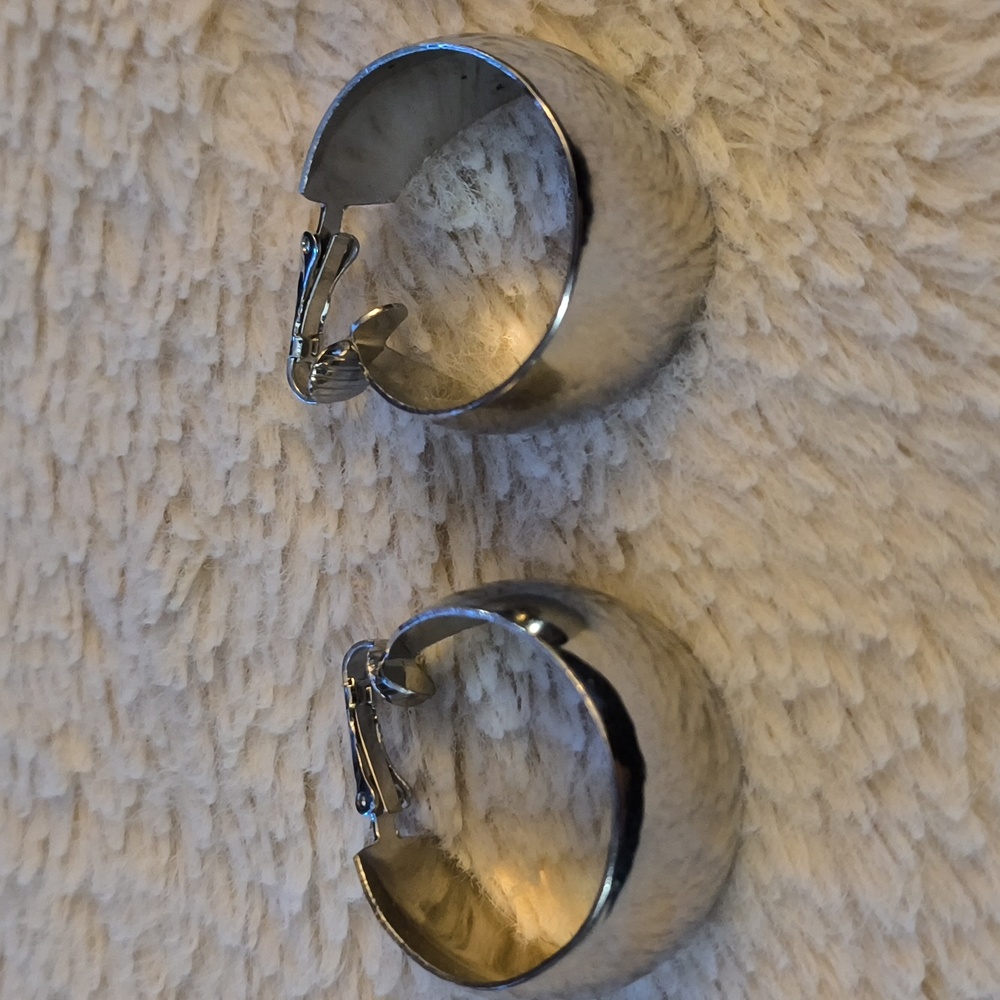 Vintage clip-on earrings